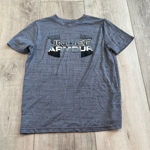 Under Armor Size YMD Shirt